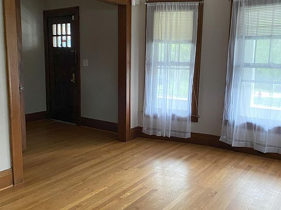 2nd image of 349 Clairmonte Ave Floor 1