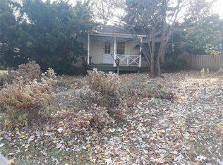 604 E Argonne Dr, Saint Louis, MO 63122
