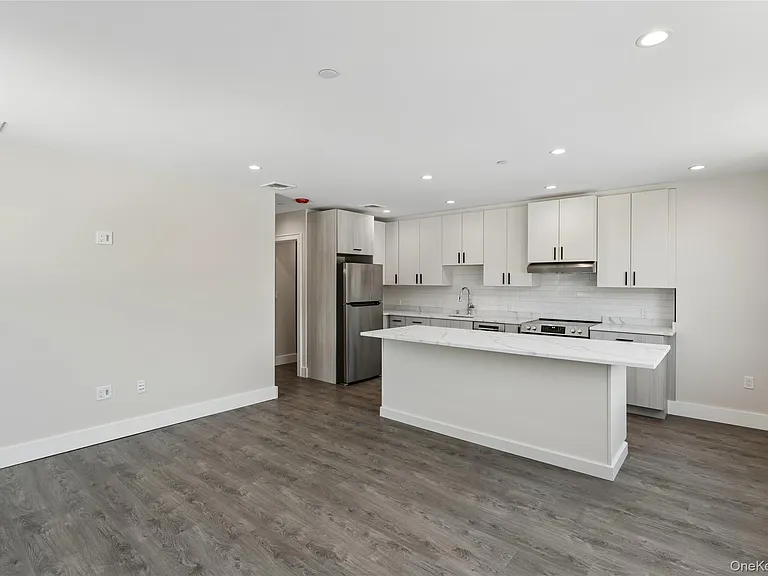 780 New York Ave #B — Photo 15