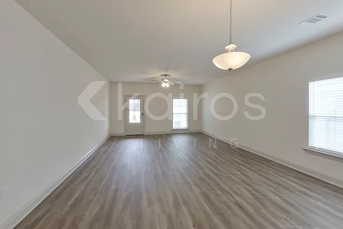 8118 Hendrick Dr — Photo 8