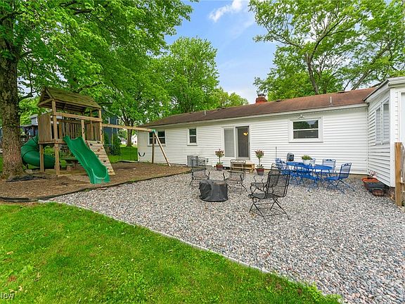 2nd image of 395 Overbrook Dr