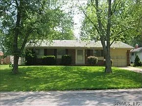 206 Churchill Dr photo 1