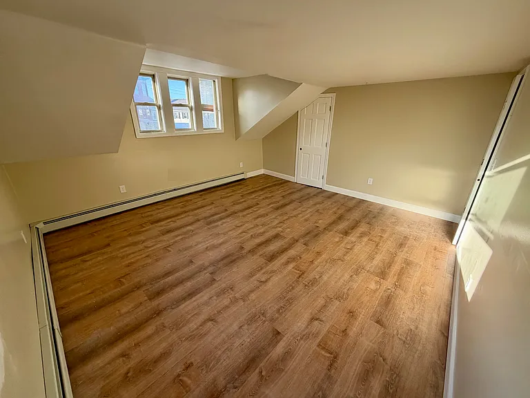 710 Central St — Photo 8