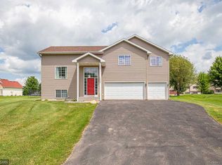 1375 Canvasback Ct, Baldwin, WI 54002