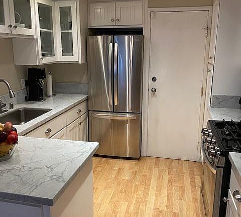 3rd image of 5291 Colodny Dr Unit 6