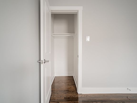 4th image of 5162 W Montrose Ave #4B