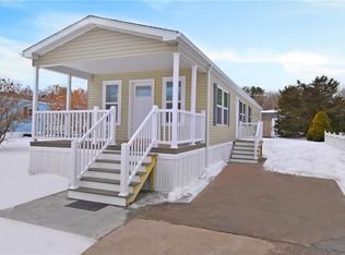 18 Comfort Ln, South Kingstown, RI 02879
