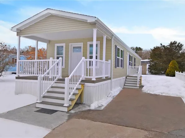 18 Comfort Ln, South Kingstown, RI 02879