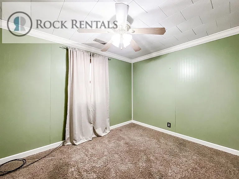 1516 Woodlawn St — Photo 11