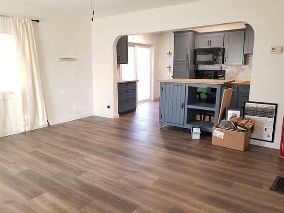 3rd image of 501 W 6th St