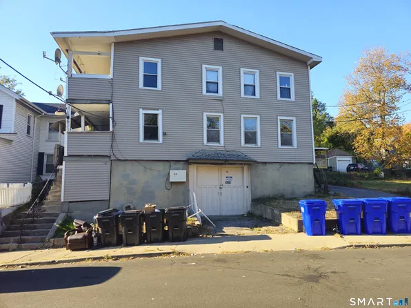 32 Greenwood St #4, Naugatuck, CT 06770