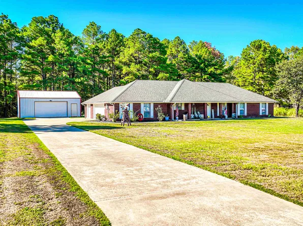 325 Oden Dr, Waskom, TX 75692