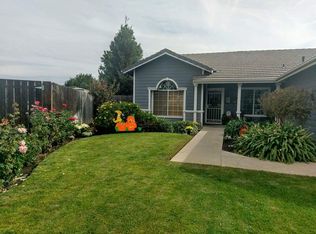 2874 Mitchell Ave, Clovis, CA 93611