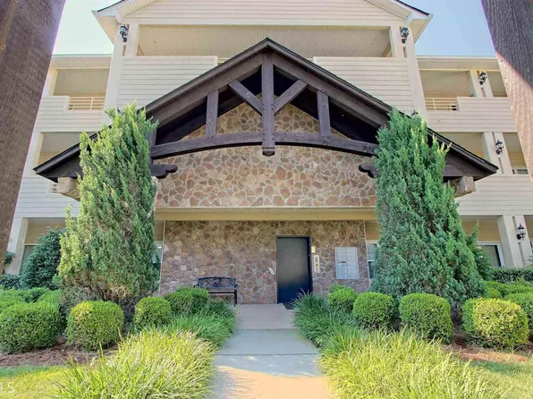 559 Killearney Way Unit 303, Clayton, GA 30525