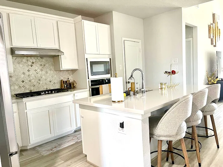 9107 Brixham Dr — Photo 3