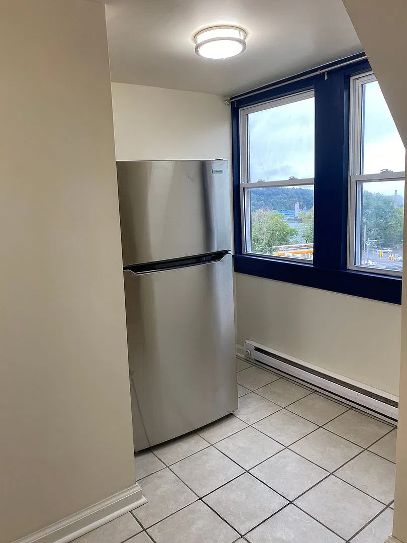 3 Unit Apartment Building in the Heart of the Bellevue area of Pittsburgh — Photo 4