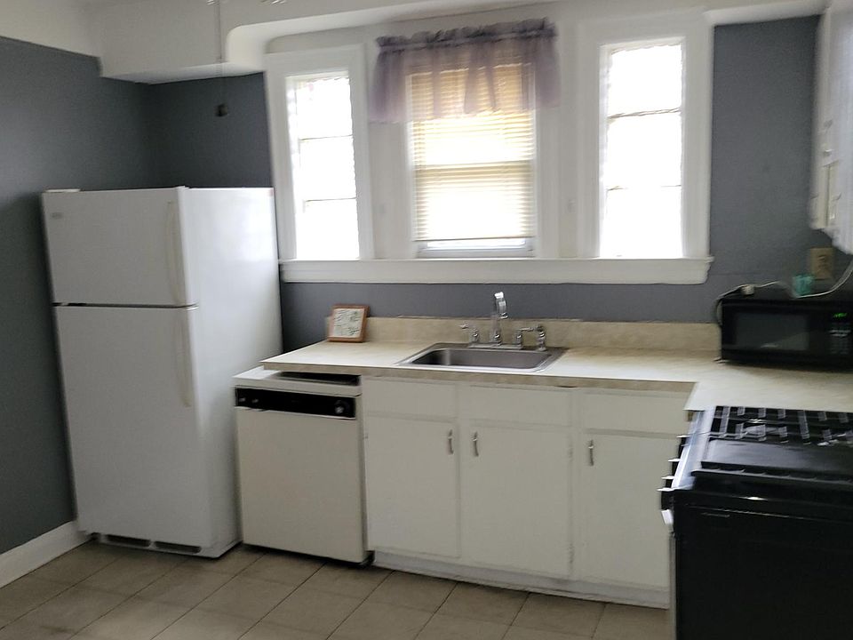 1st image of 454 Fulton St