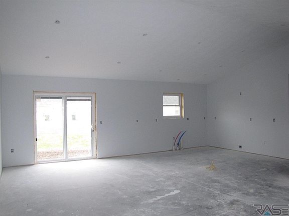 3rd image of 706 Britz Dr