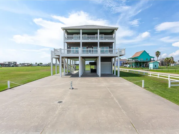 1255 Cloon St, Crystal Beach, TX 77650