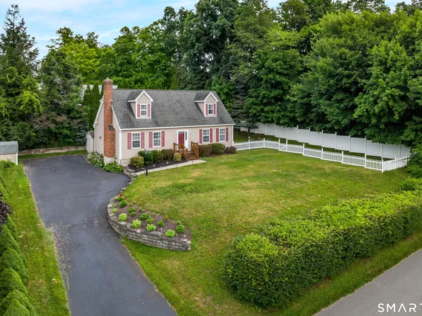 2 Curtis Avenue, New Fairfield, CT 06812