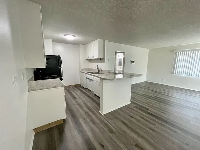 685 E Vista Chino #G2 — Photo 25