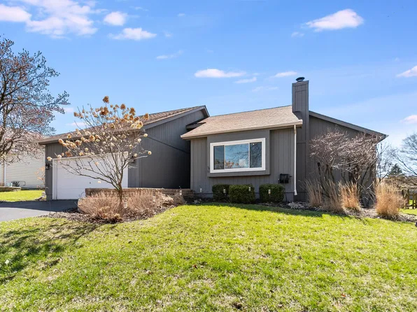 2245 Lakeside Dr, Aurora, IL 60504