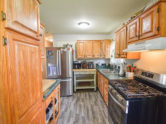 3rd image of 1404 Dean Dr