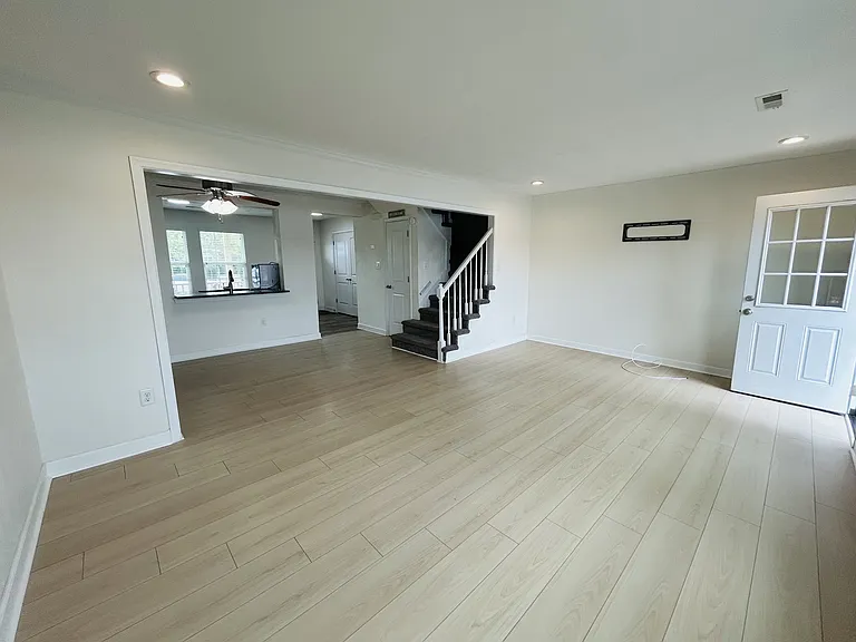 1823 Volvo Pkwy — Photo 10