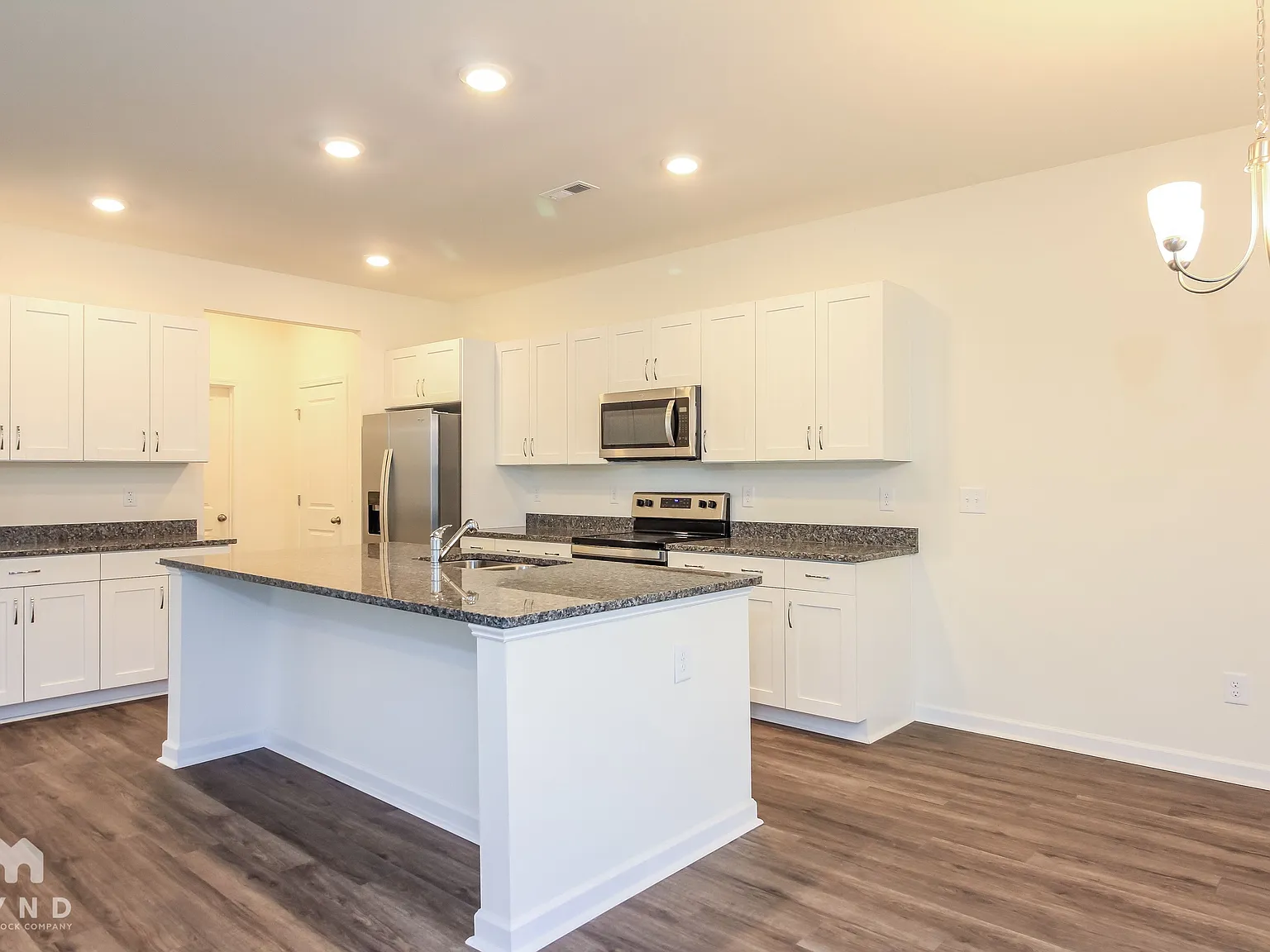 3 bed, 2.5 bath, 2186 sqft, $2,379 — Photo 3