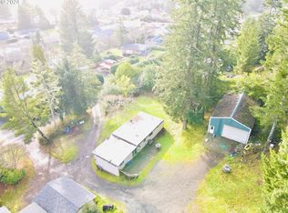 560 Kings Ave, Lakeside, OR 97449