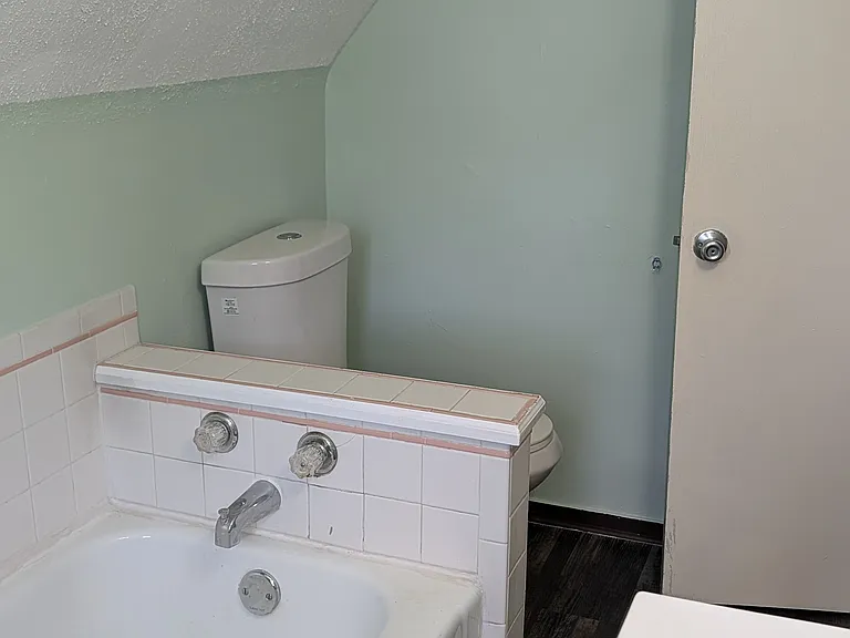 526 Ogden Ave — Photo 21