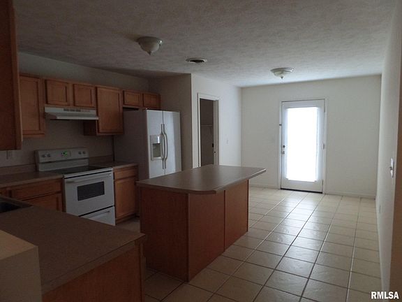4th image of 2215 Nichole Ln #A & B