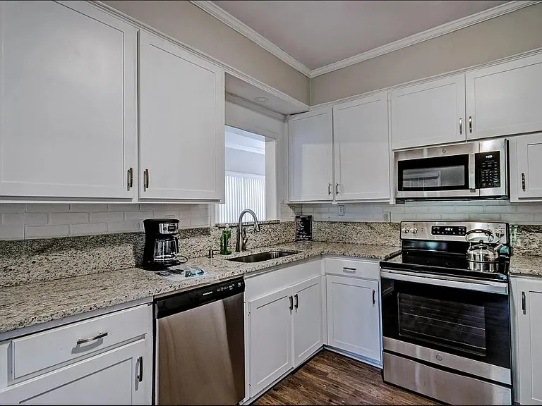 1124 Martingale Rd — Photo 24