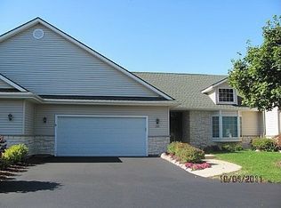 283 Cardinal Ln, Hartland, WI 53029