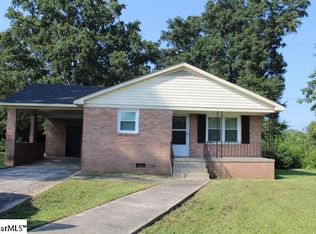 86 Grove St, Clinton, SC 29325