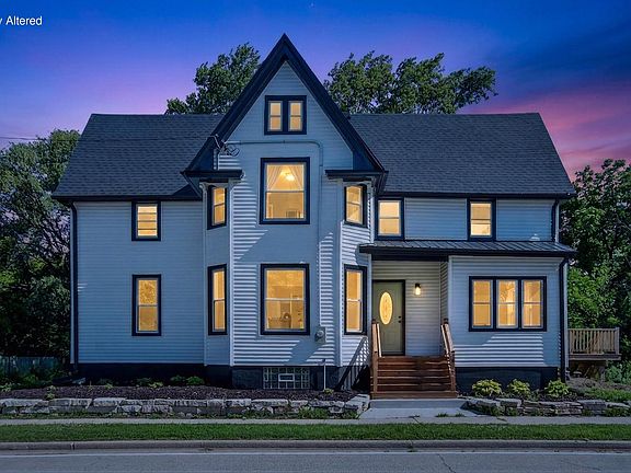 2nd image of 1836 W Mequon ROAD