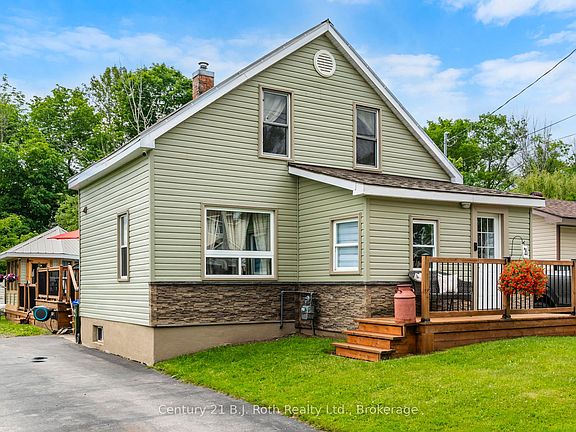 5th image of 21 Maple St
