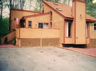 9293 Bluebird Ct, Tobyhanna, PA