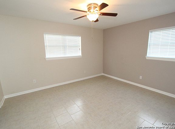 4th image of 1129 W Ashby Pl APT 17