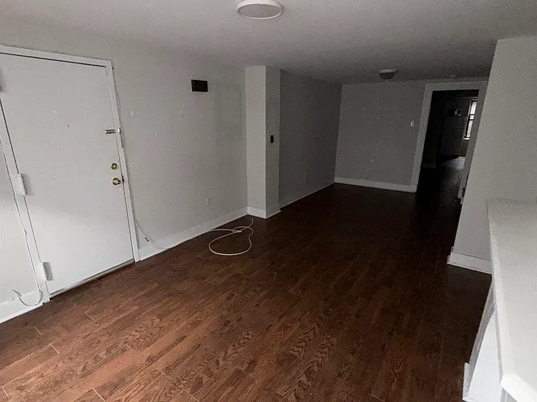 811 Washington St #BASEMENT — Photo 5