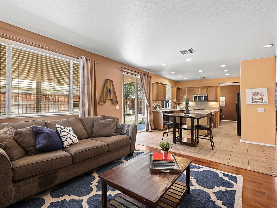 1st image of 29382 Starshine Dr