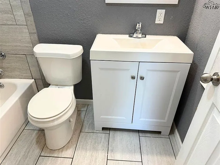 2949 Cunningham Dr — Photo 20