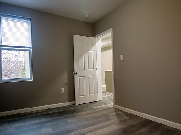 4th image of 40XX W Girard Ave #3
