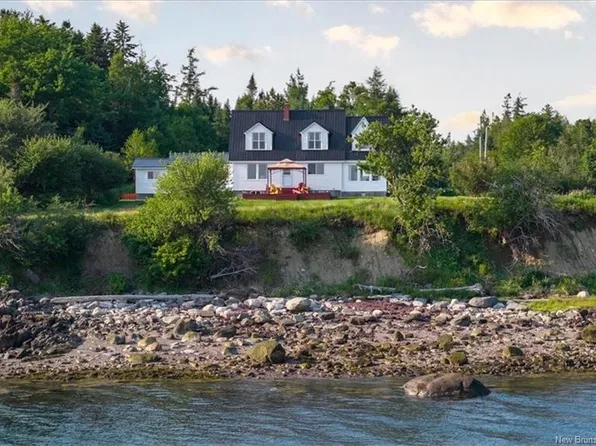 280 Holts Point Rd, Saint Patrick, NB E5B 3N7