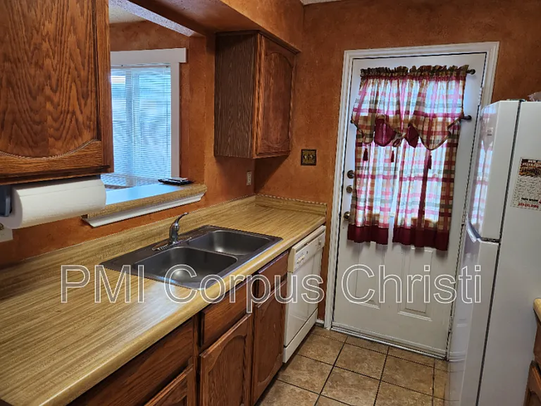 6702 Everhart Rd #A102 — Photo 7