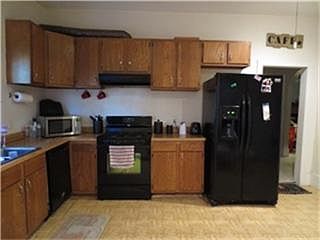 4th image of 39 N Curry St