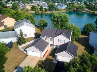 2845 Dorothy Dr, Aurora, IL 60504