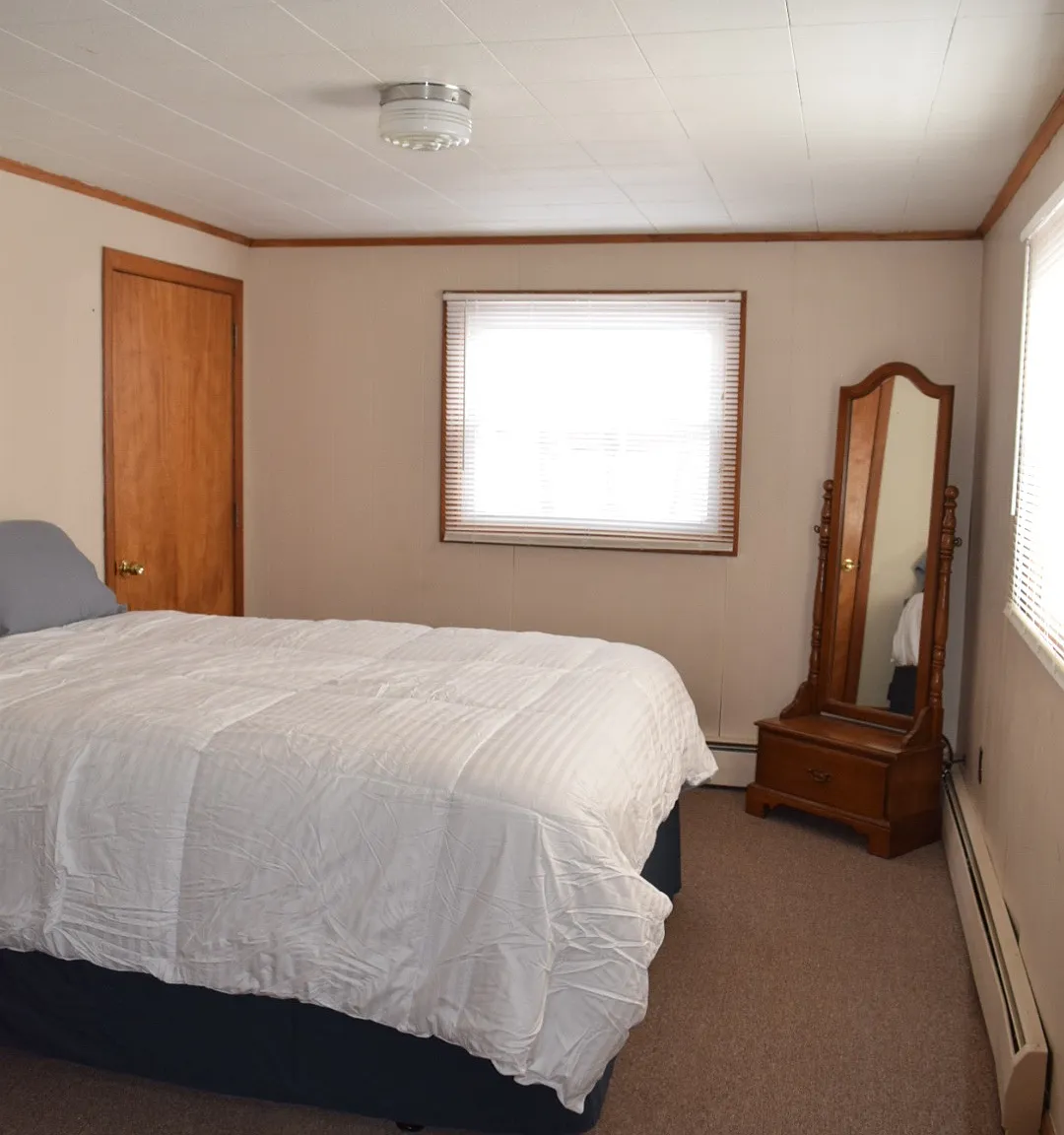 235 Bates St — Photo 4