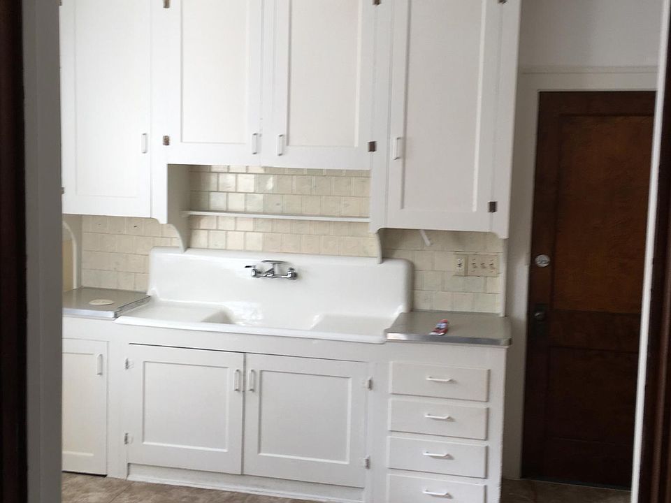 1st image of 2409 Oak Park Ave