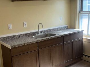 24 Newbury St APT 2, Worcester, MA 01609